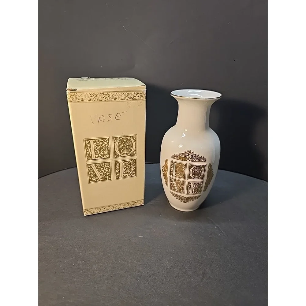 Papel Freelance Fine Bone China LOVE Vase 8 Inches With‎ Original Box